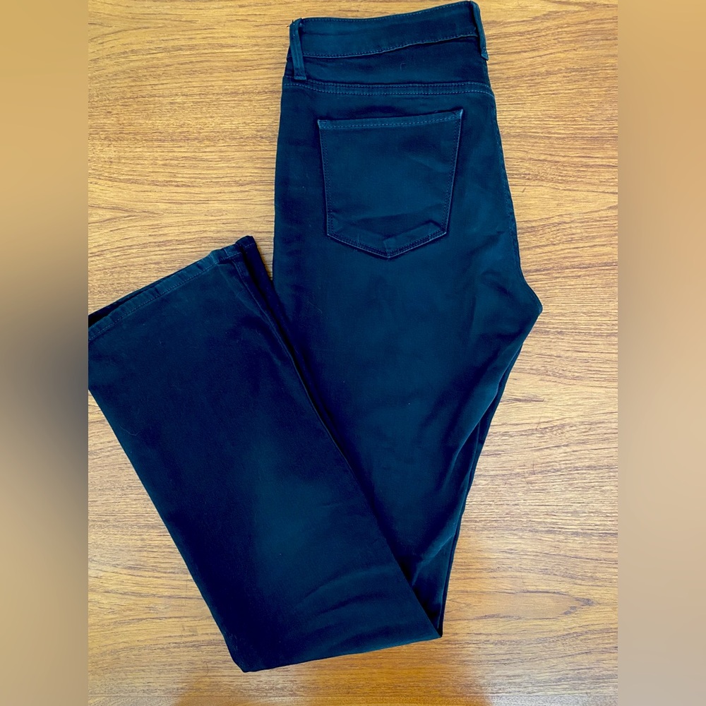 Black bootcut jean by Lucky Brand. Size 8 / 29R. Flattering cut, soft stretch